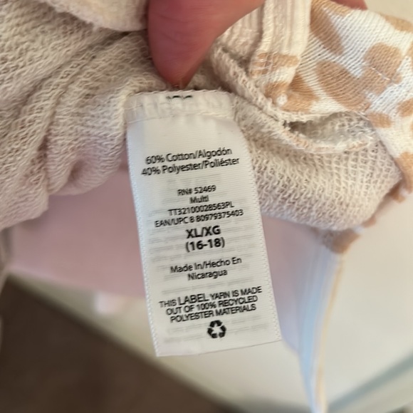 LIKE NEW! Time & Tru leopard print l/s sweatshirt size XL with side slits - Picture 6 of 8